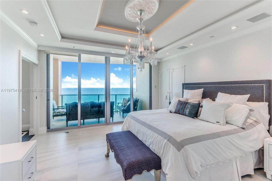 For Sale: $4,850,000 (3 beds, 3 baths, 1810 Square Feet)