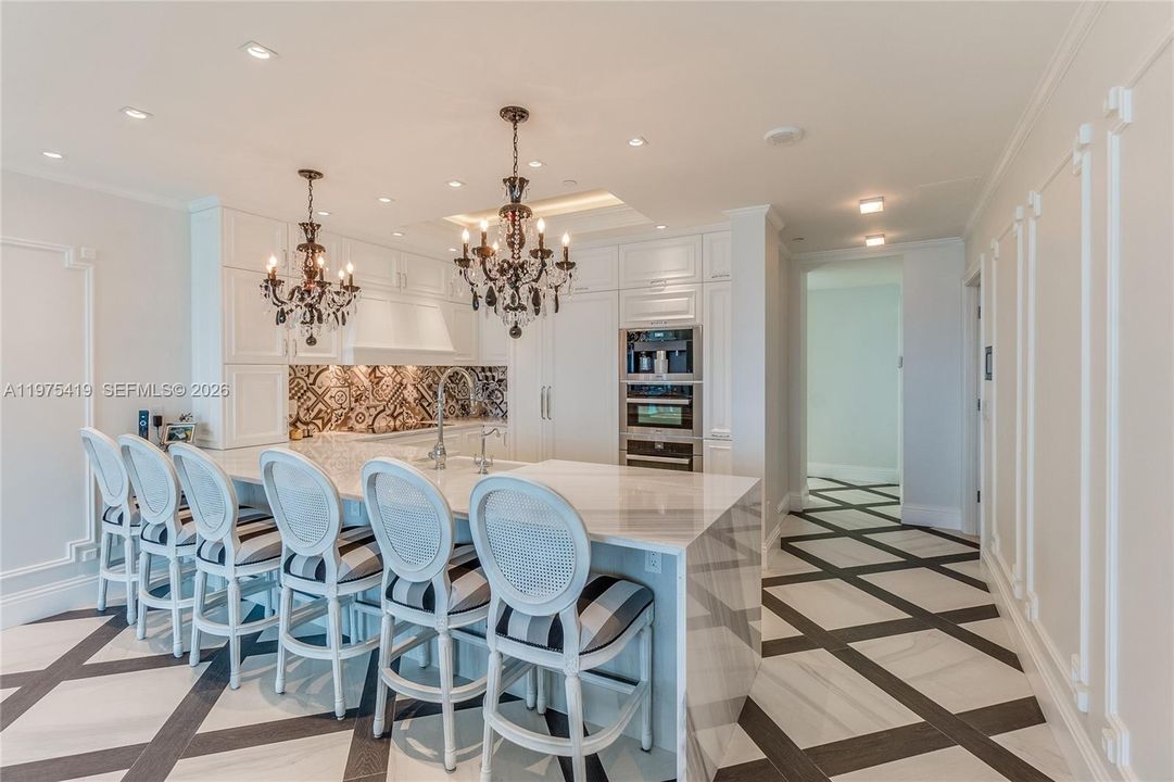 For Sale: $4,850,000 (3 beds, 3 baths, 1810 Square Feet)