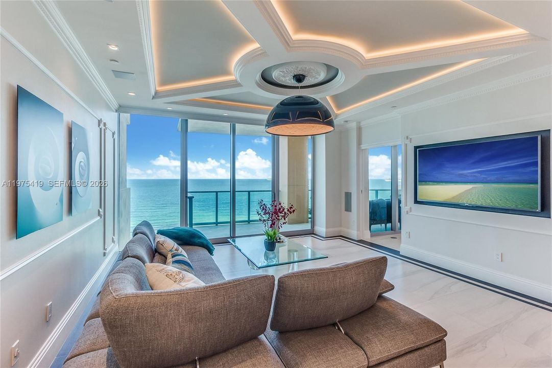 For Sale: $4,850,000 (3 beds, 3 baths, 1810 Square Feet)
