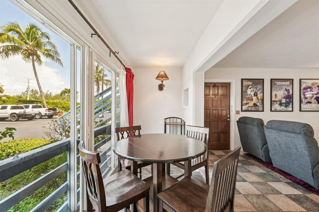 Bright breakfast nook