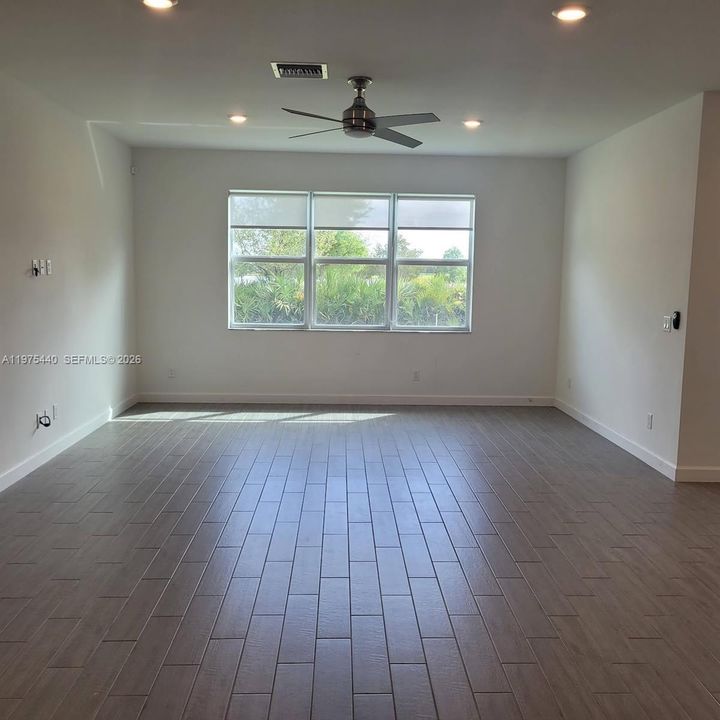 В аренду: $4,400 (4 спален, 3 ванн, 2373 Квадратных фут)