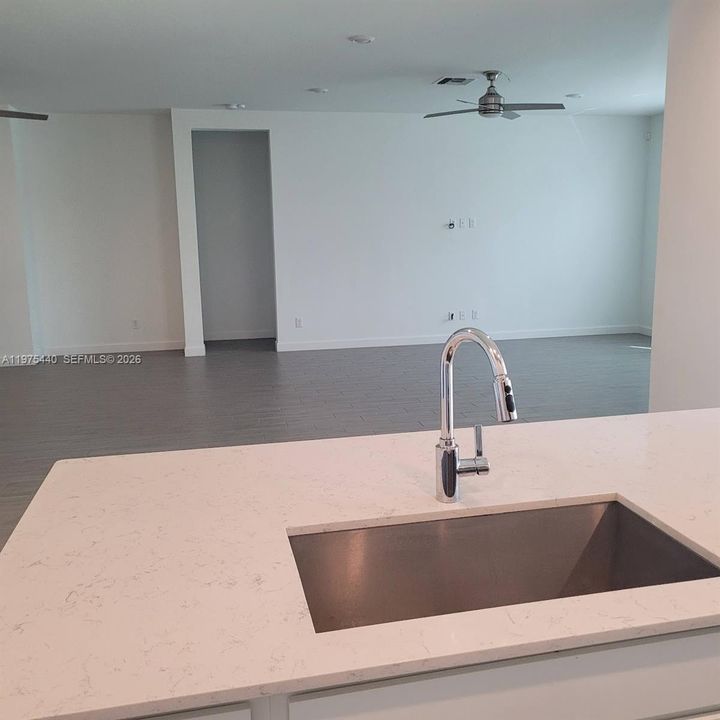 В аренду: $4,400 (4 спален, 3 ванн, 2373 Квадратных фут)