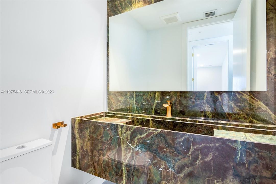 For Rent: $20,000 (6 beds, 6 baths, 3891 Square Feet)