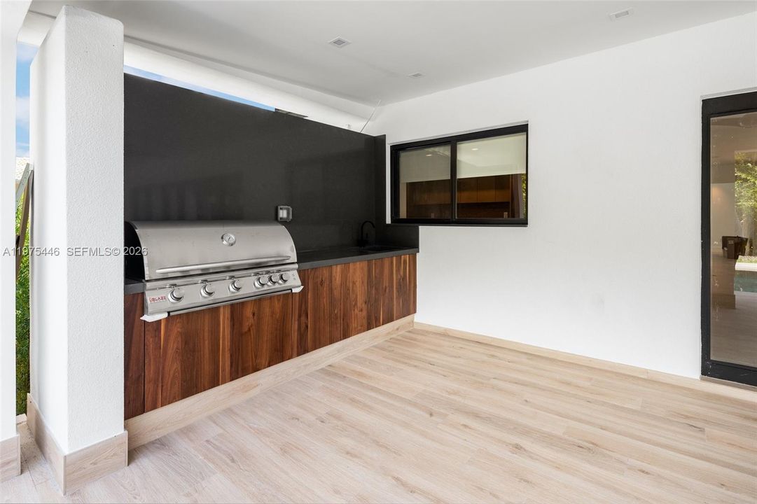 For Rent: $20,000 (6 beds, 6 baths, 3891 Square Feet)