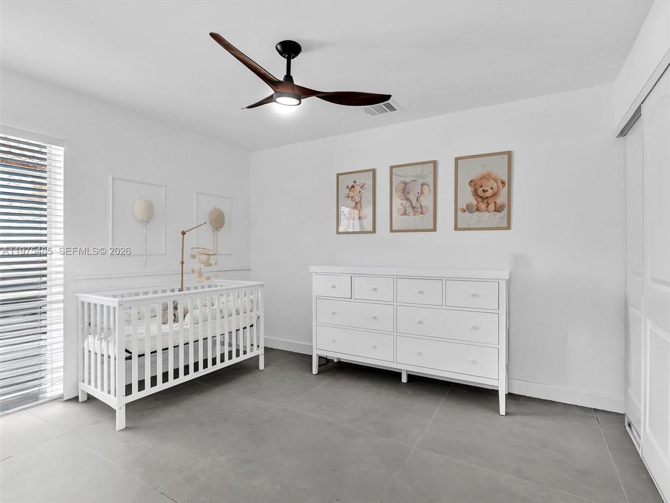 Recently Rented: $5,500 (3 beds, 2 baths, 1852 Square Feet)