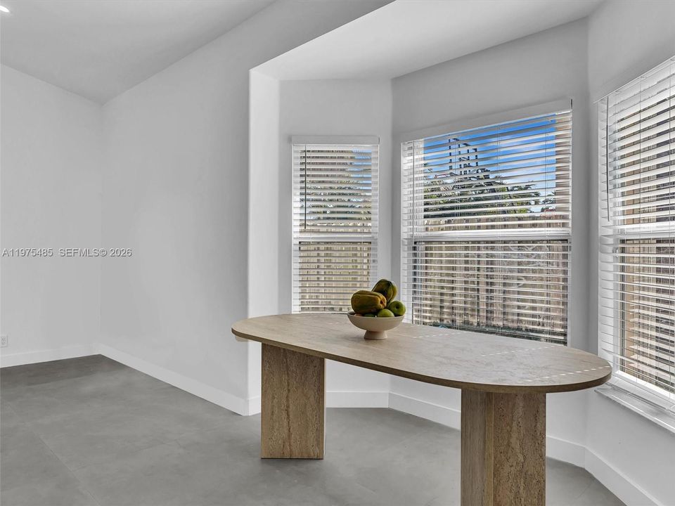 Recently Rented: $5,500 (3 beds, 2 baths, 1852 Square Feet)