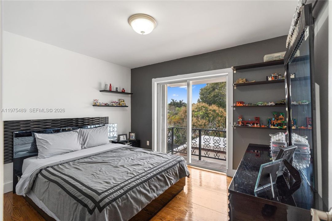 For Sale: $749,000 (3 beds, 2 baths, 1746 Square Feet)