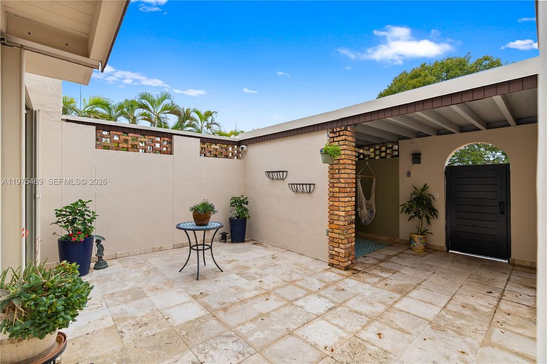 For Sale: $749,000 (3 beds, 2 baths, 1746 Square Feet)