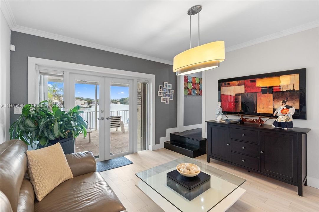For Sale: $749,000 (3 beds, 2 baths, 1746 Square Feet)