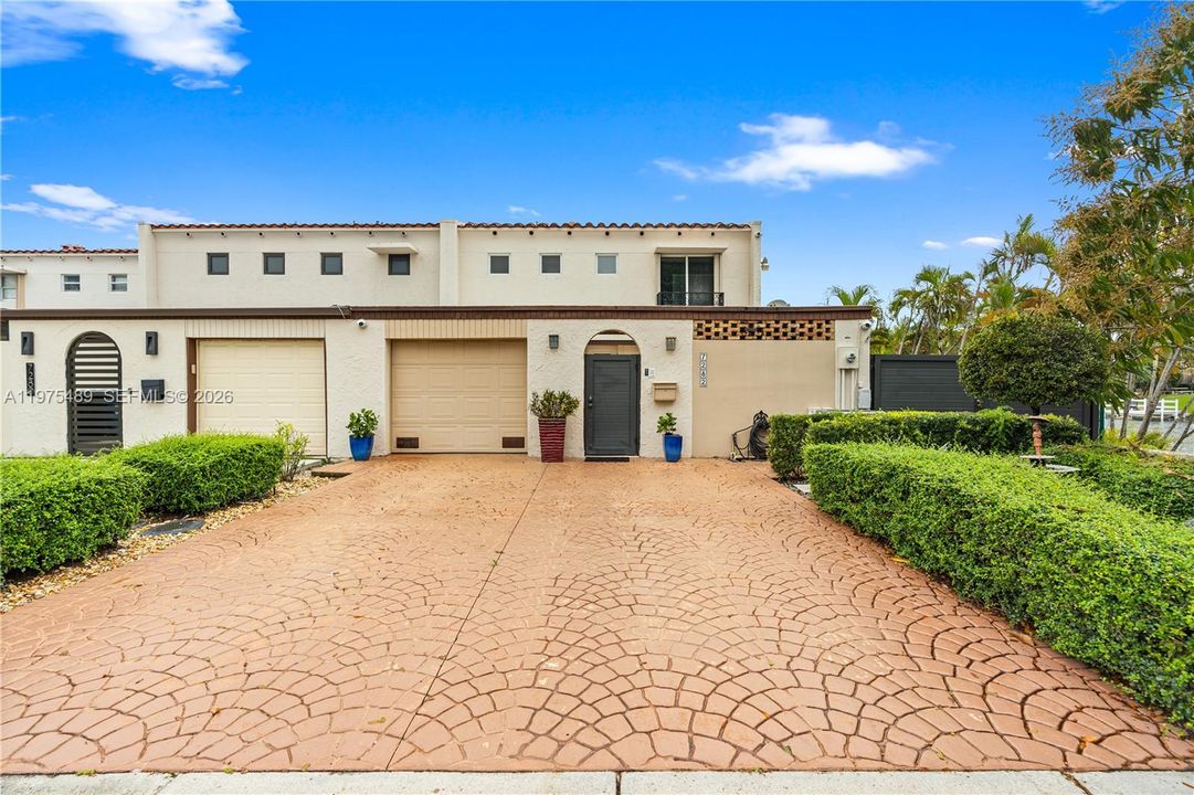For Sale: $749,000 (3 beds, 2 baths, 1746 Square Feet)