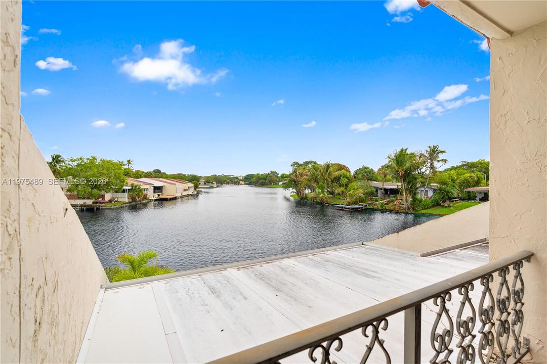 For Sale: $749,000 (3 beds, 2 baths, 1746 Square Feet)