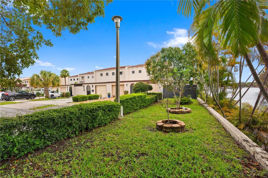 For Sale: $749,000 (3 beds, 2 baths, 1746 Square Feet)