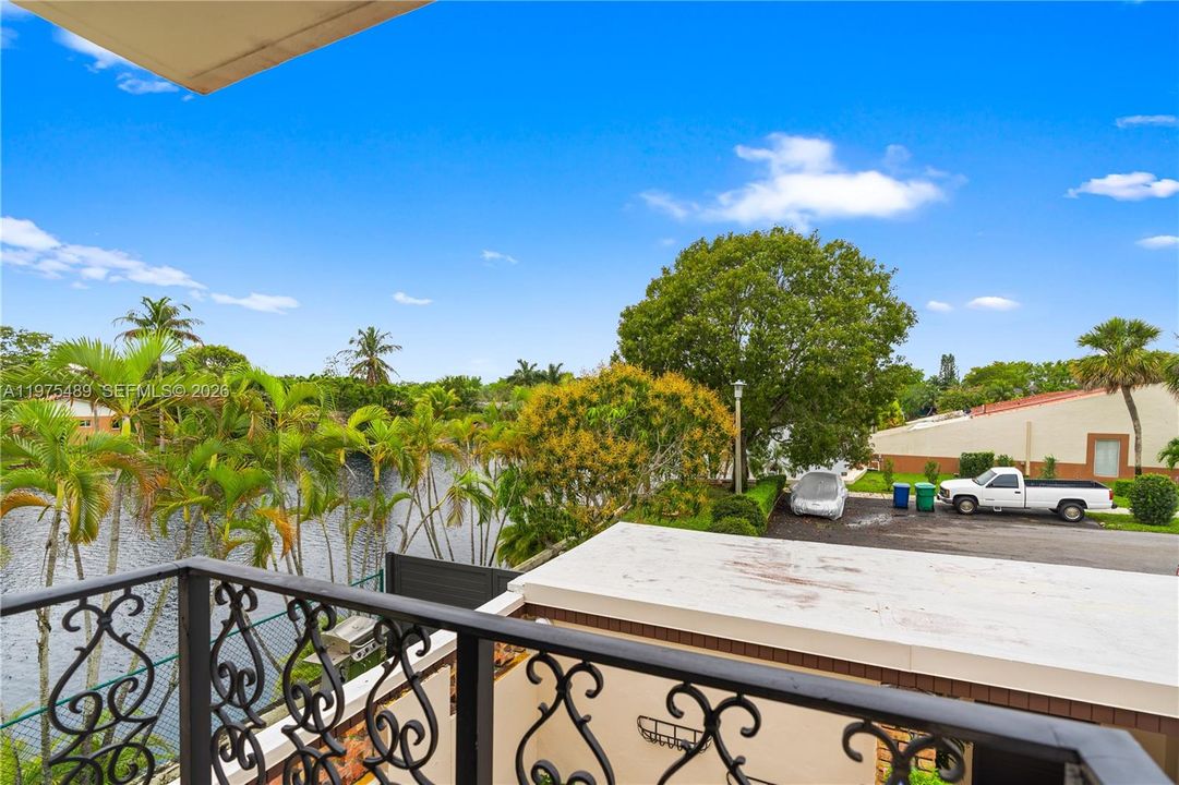 For Sale: $749,000 (3 beds, 2 baths, 1746 Square Feet)