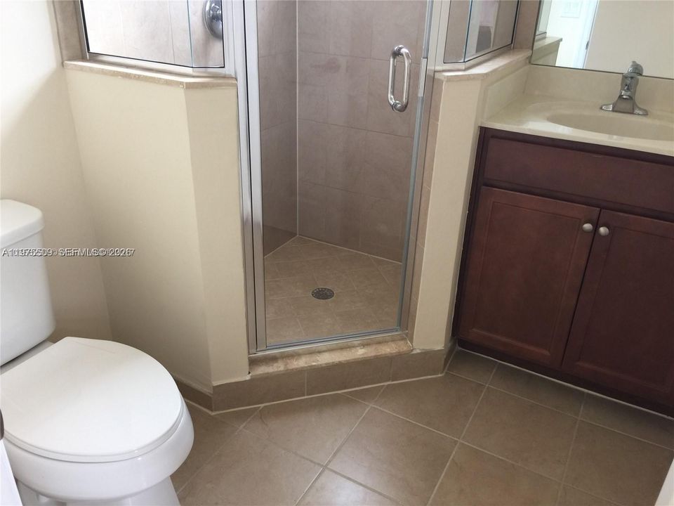 Active With Contract: $1,500 (0 beds, 1 baths, 412 Square Feet)