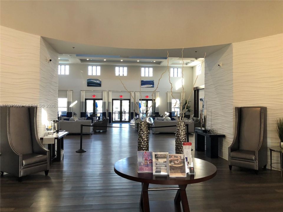 Active With Contract: $1,500 (0 beds, 1 baths, 412 Square Feet)