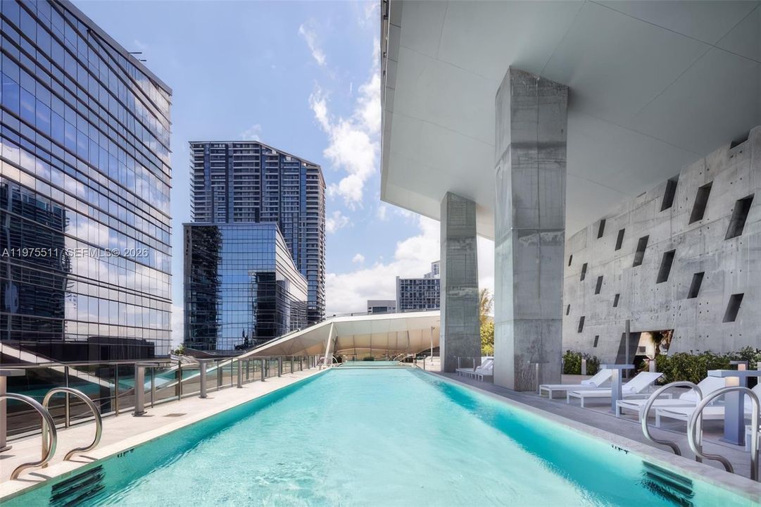 Под контрактом: $999,999 (2 спален, 2 ванн, 1265 Квадратных фут)