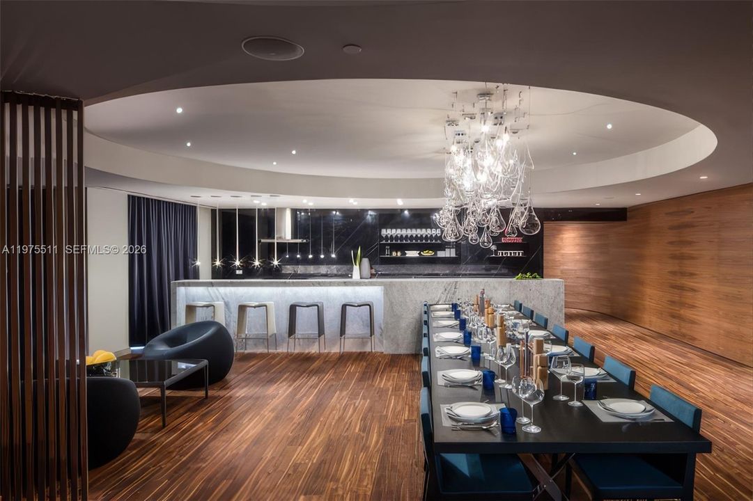 Под контрактом: $999,999 (2 спален, 2 ванн, 1265 Квадратных фут)