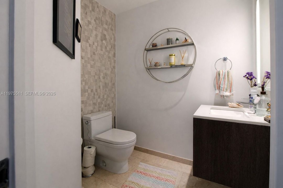 Под контрактом: $999,999 (2 спален, 2 ванн, 1265 Квадратных фут)