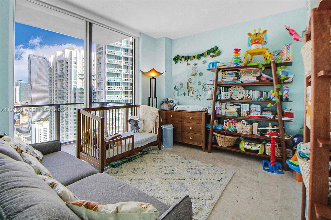 Под контрактом: $999,999 (2 спален, 2 ванн, 1265 Квадратных фут)