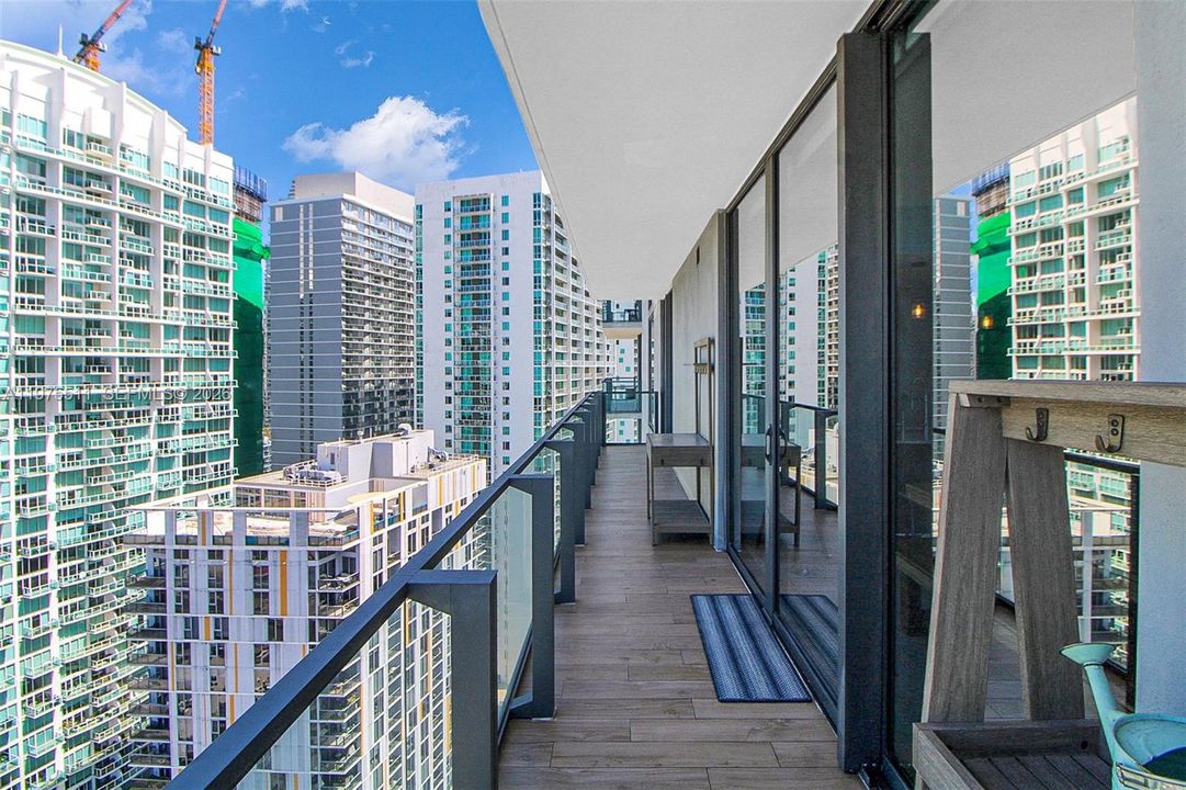 Под контрактом: $999,999 (2 спален, 2 ванн, 1265 Квадратных фут)