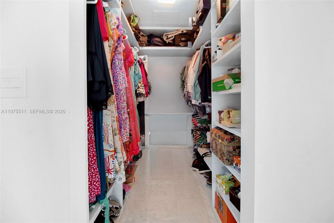 Под контрактом: $999,999 (2 спален, 2 ванн, 1265 Квадратных фут)