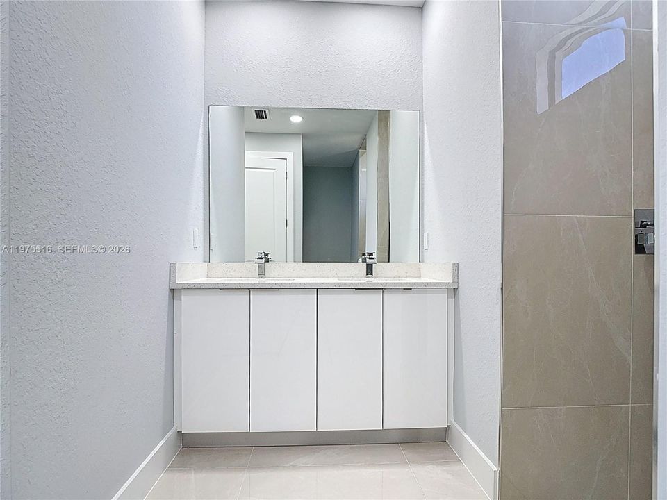 Под контрактом: $369,900 (3 спален, 3 ванн, 0 Квадратных фут)