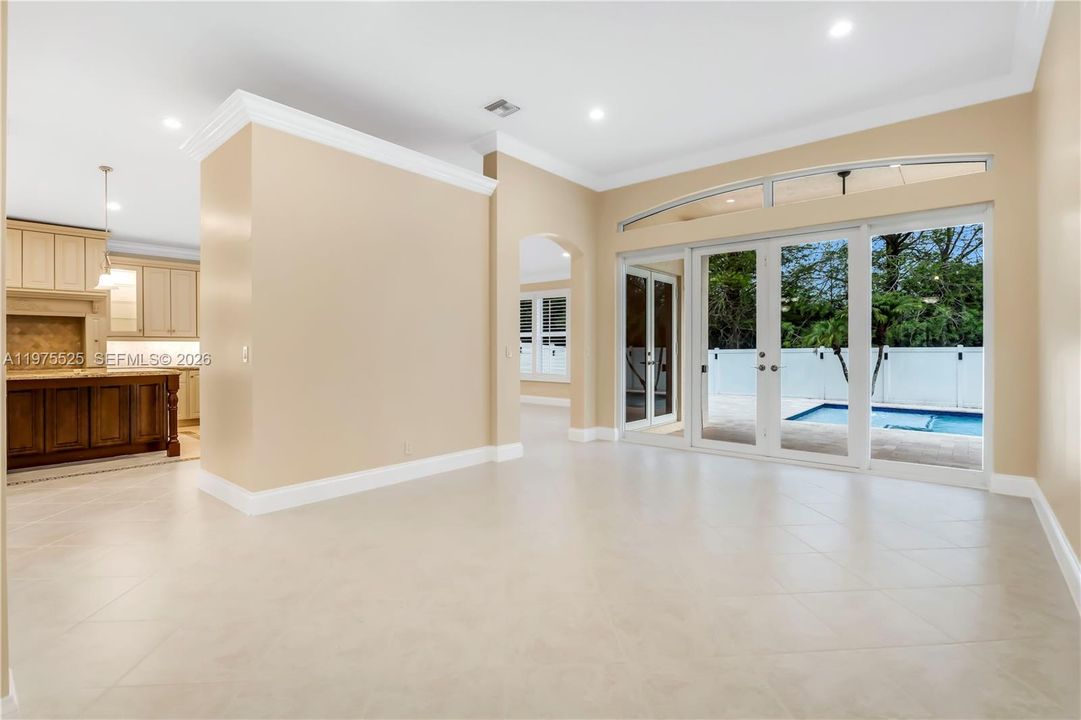 Недавно продано: $949,900 (5 спален, 3 ванн, 2820 Квадратных фут)
