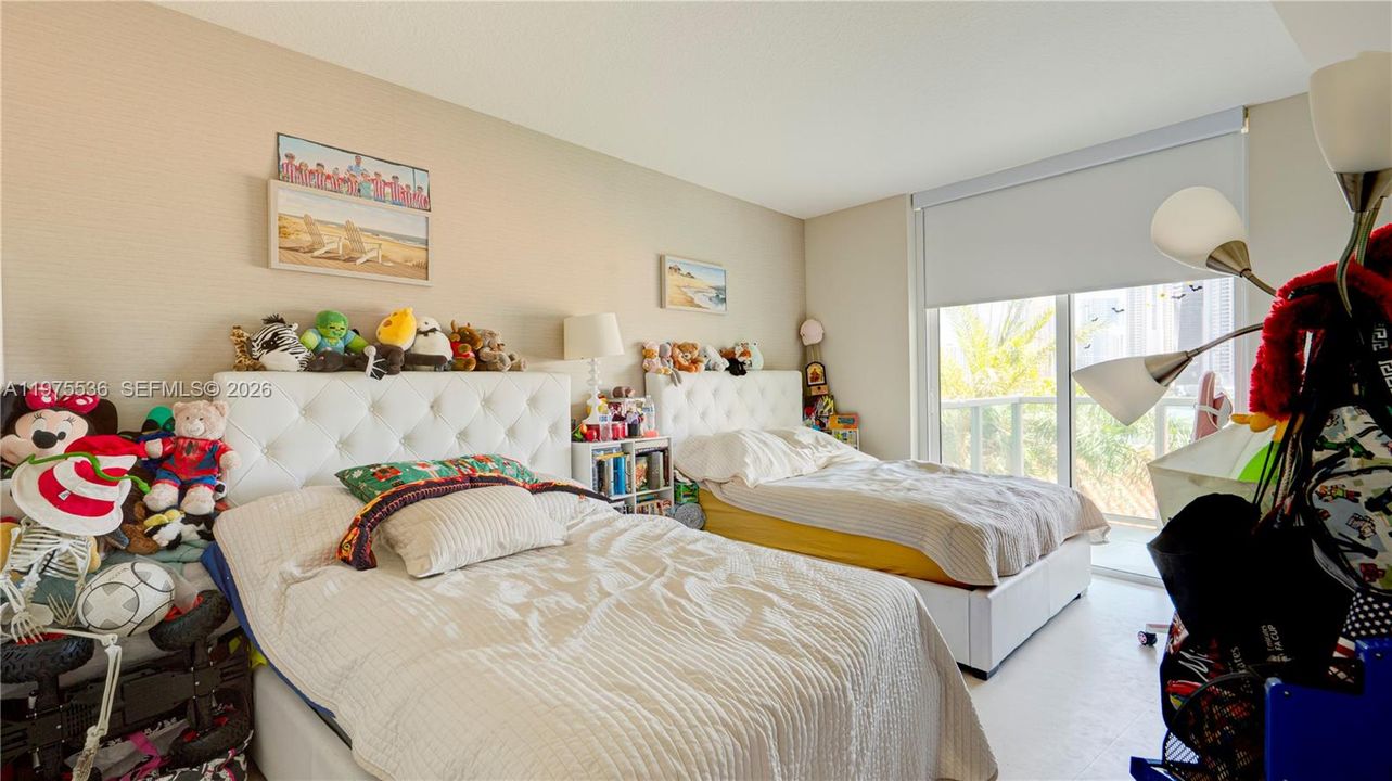 For Sale: $844,000 (3 beds, 2 baths, 1447 Square Feet)