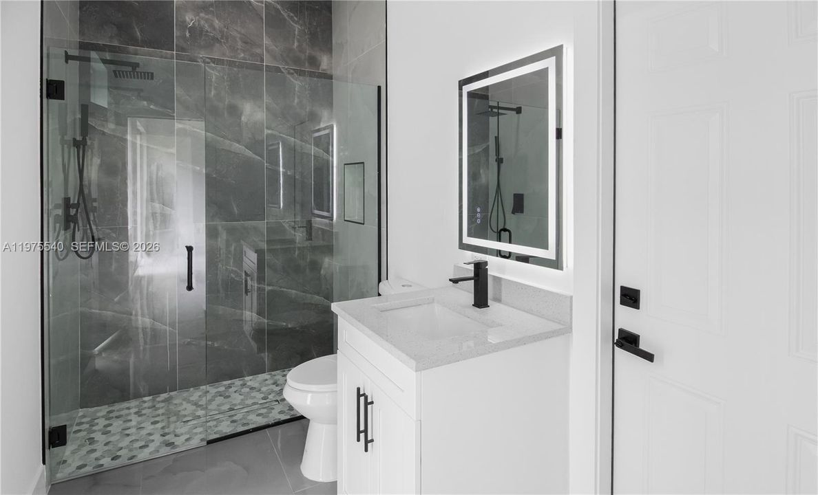 Activo con contrato: $269,900 (3 camas, 3 baños, 0 Pies cuadrados)