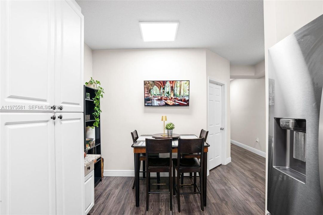 En Venta: $475,000 (2 camas, 2 baños, 1700 Pies cuadrados)