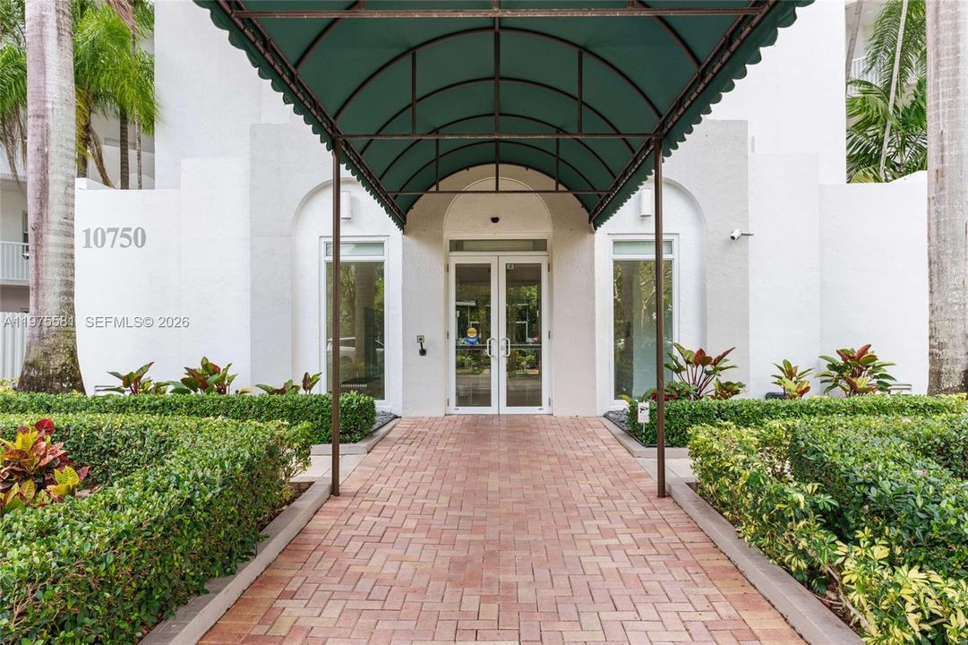 En Venta: $475,000 (2 camas, 2 baños, 1700 Pies cuadrados)