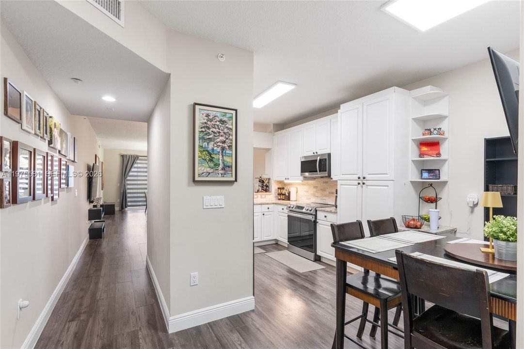 En Venta: $475,000 (2 camas, 2 baños, 1700 Pies cuadrados)