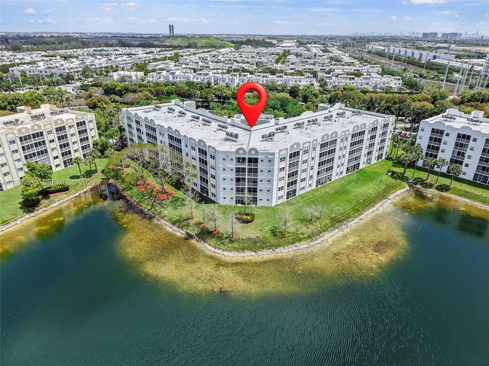 En Venta: $475,000 (2 camas, 2 baños, 1700 Pies cuadrados)