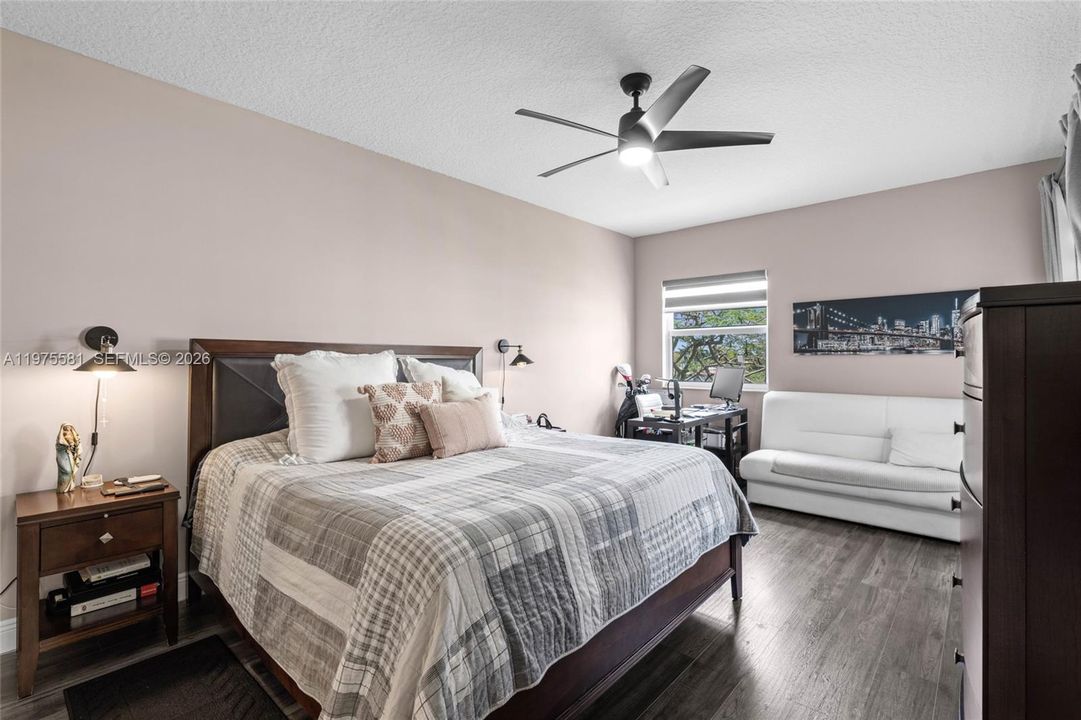 En Venta: $475,000 (2 camas, 2 baños, 1700 Pies cuadrados)