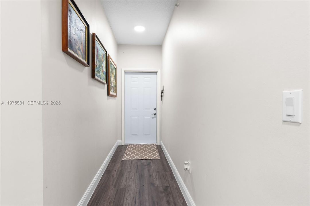 En Venta: $475,000 (2 camas, 2 baños, 1700 Pies cuadrados)