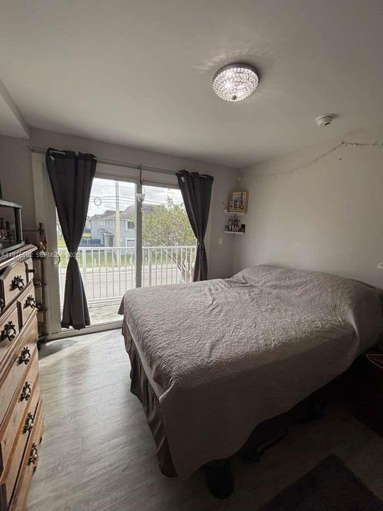 For Sale: $395,500 (4 beds, 3 baths, 1434 Square Feet)
