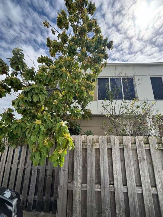 For Sale: $395,500 (4 beds, 3 baths, 1434 Square Feet)