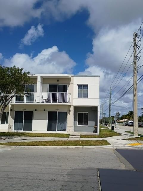 For Sale: $395,500 (4 beds, 3 baths, 1434 Square Feet)
