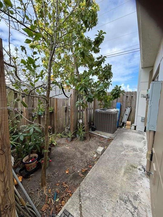 For Sale: $395,500 (4 beds, 3 baths, 1434 Square Feet)