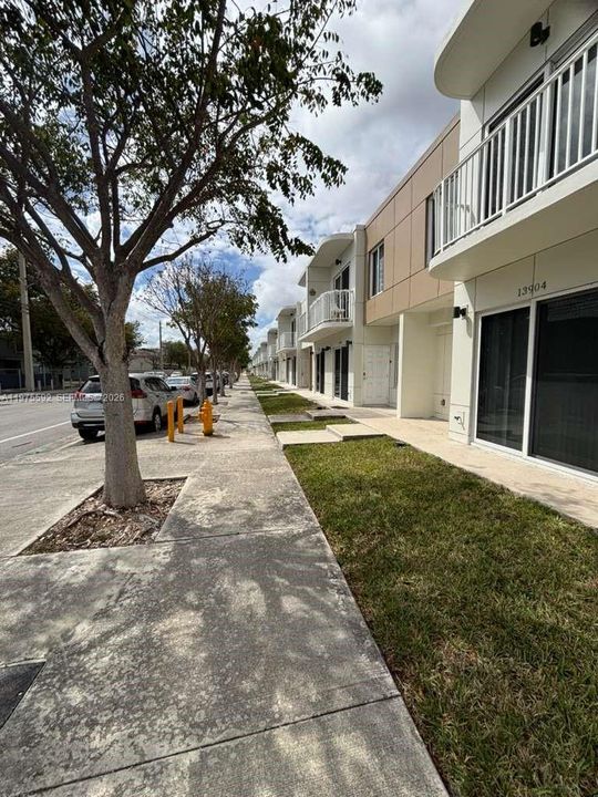 For Sale: $395,500 (4 beds, 3 baths, 1434 Square Feet)