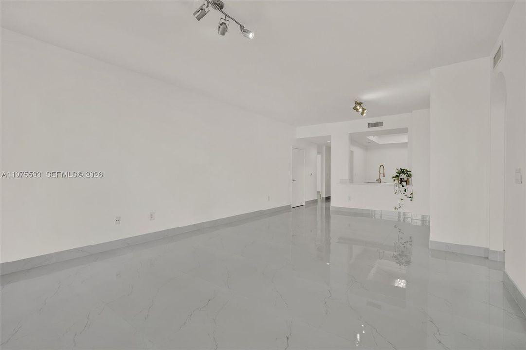 For Sale: $690,000 (3 beds, 3 baths, 1650 Square Feet)