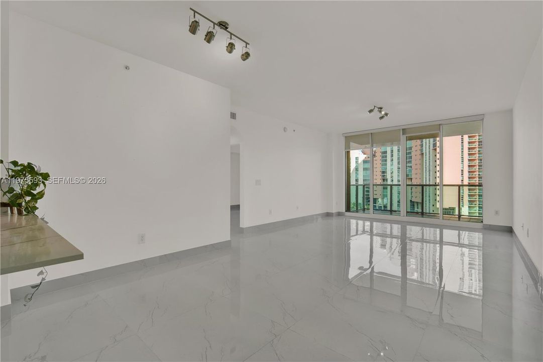 For Sale: $690,000 (3 beds, 3 baths, 1650 Square Feet)