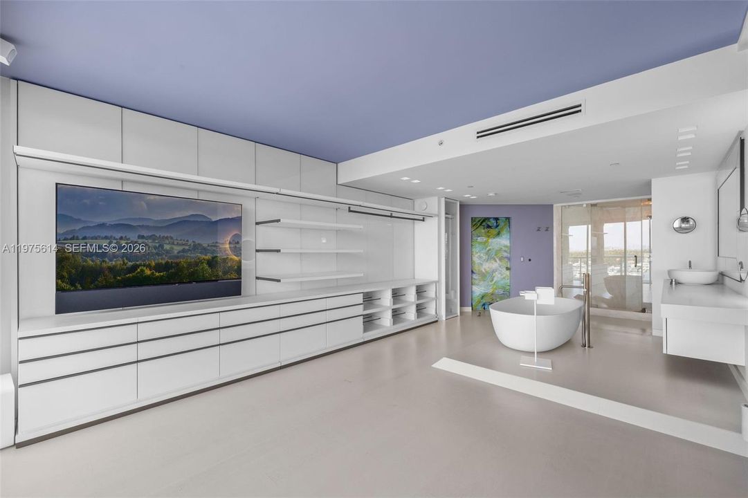For Sale: $1,995,000 (2 beds, 2 baths, 1477 Square Feet)