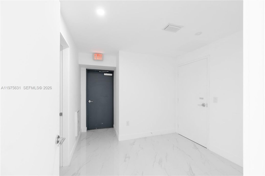 Activo con contrato: $15,000 (4 camas, 5 baños, 2580 Pies cuadrados)