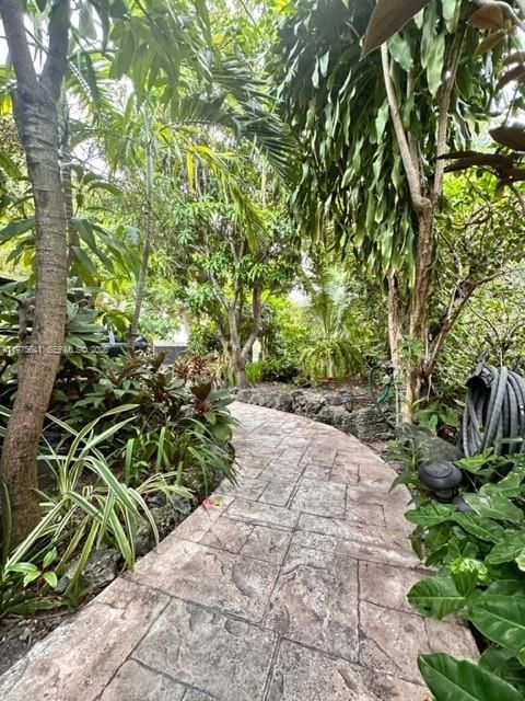 For Sale: $1,700,000 (0.17 acres)