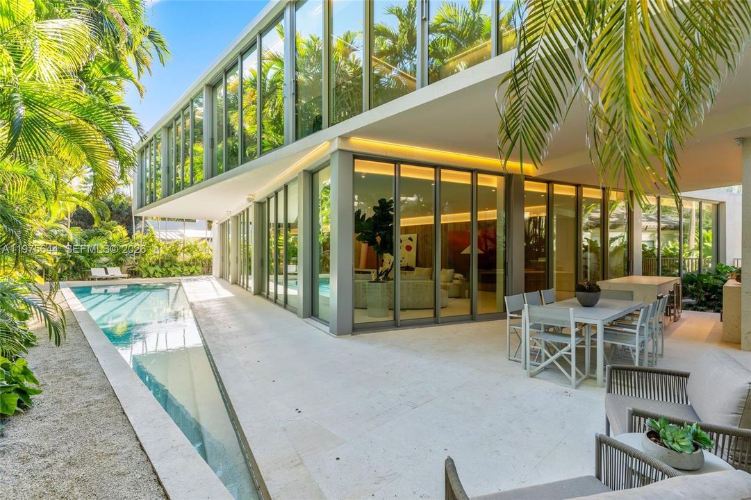 На продажу: $9,995,000 (8 спален, 8 ванн, 6194 Квадратных фут)