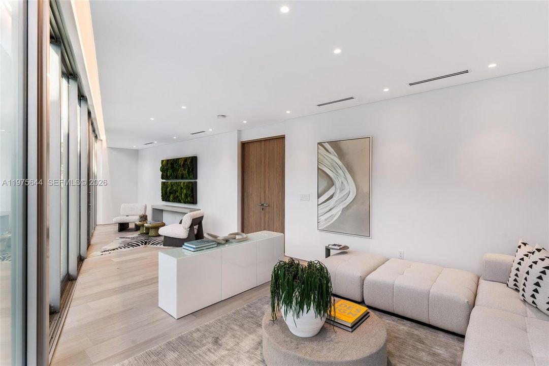 На продажу: $9,995,000 (8 спален, 8 ванн, 6194 Квадратных фут)