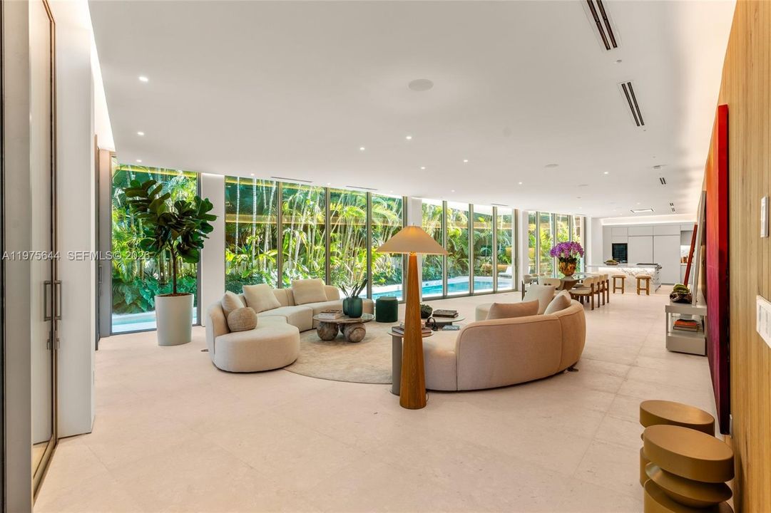 На продажу: $9,995,000 (8 спален, 8 ванн, 6194 Квадратных фут)