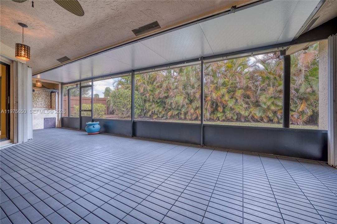 Recently Sold: $589,000 (3 beds, 2 baths, 2207 Square Feet)