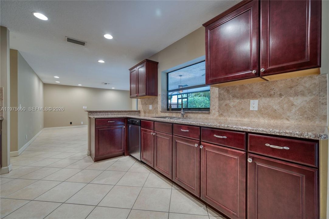 Recently Sold: $589,000 (3 beds, 2 baths, 2207 Square Feet)